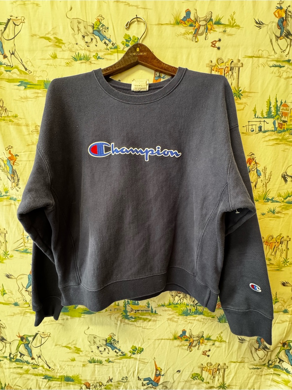 Champion Women's Navy Crewneck Sweatshirt size XL